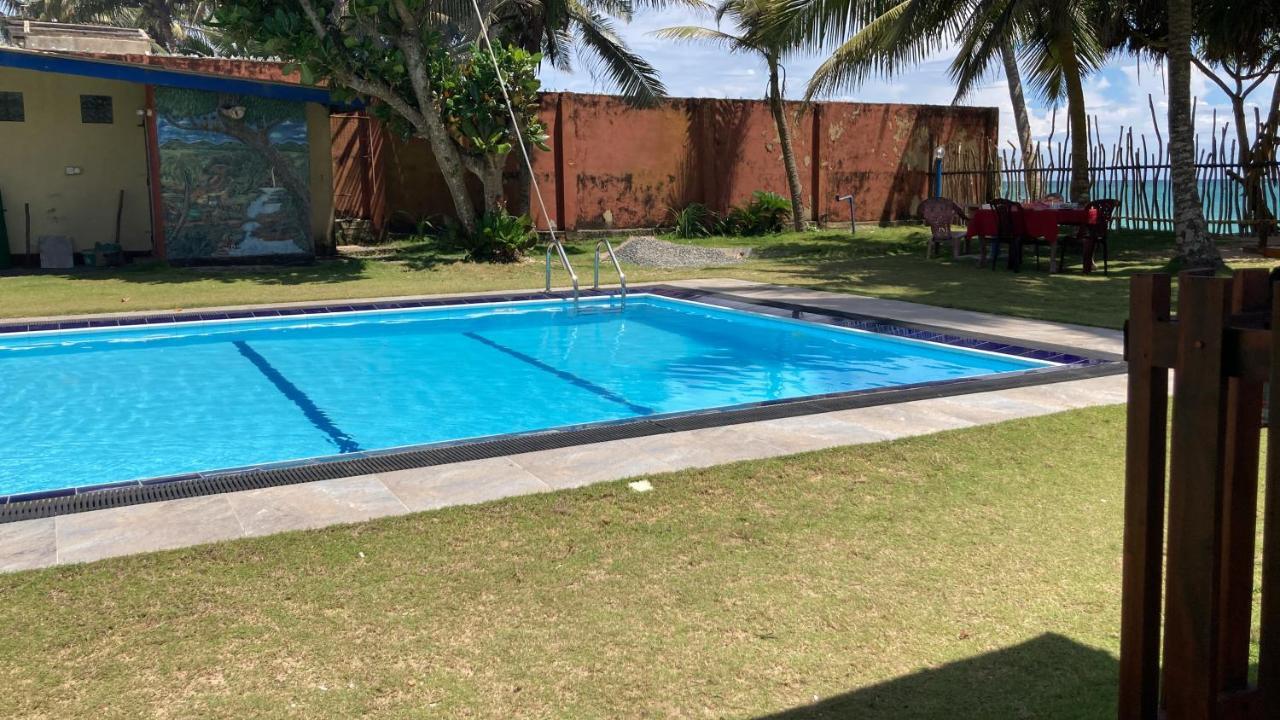 Airy Dale Villa And Guesthouse Ambalangoda  Buitenkant foto