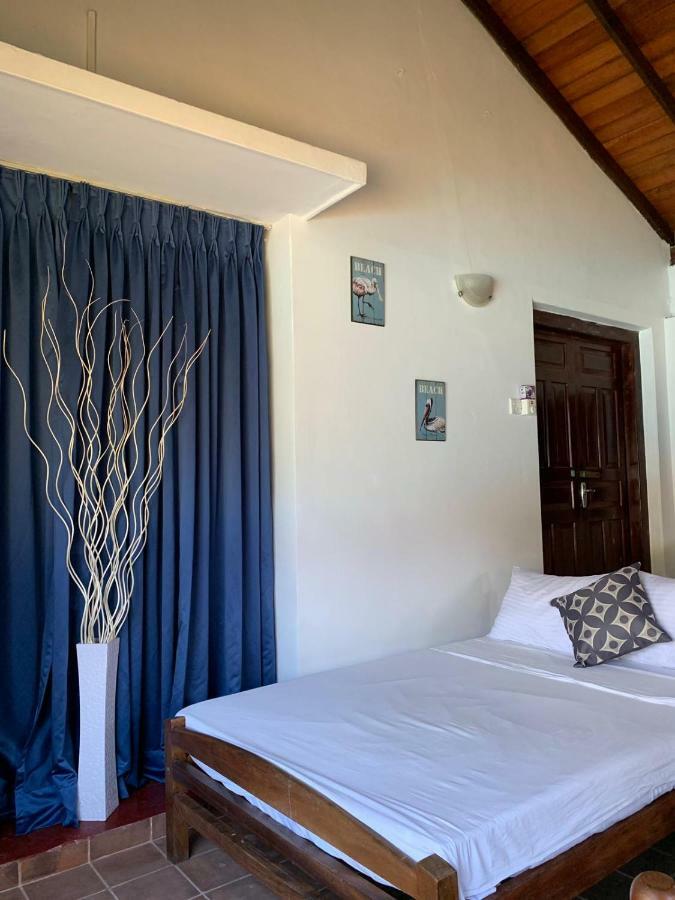 Airy Dale Villa And Guesthouse Ambalangoda  Buitenkant foto